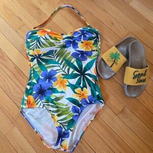 Womens Tommy Bahama Swimsuit Size 8